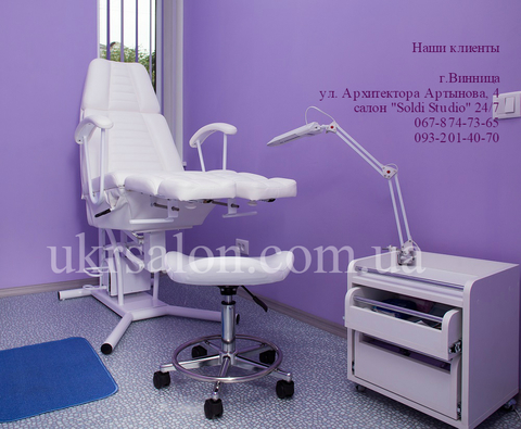 Педикюрно-косметологічне крісло кп-3 на гідравліки c підставкою