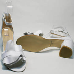 Модные летние босоножки сандали женские на каблуку Ari Andano K-0100 White