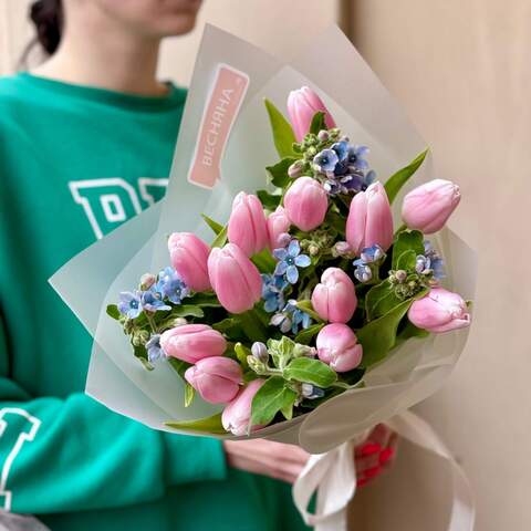 Очаровательный букет из оксипеталума и тюльпанов «Нежные звоночки», Цветы: Тюльпан, Оксипеталум
