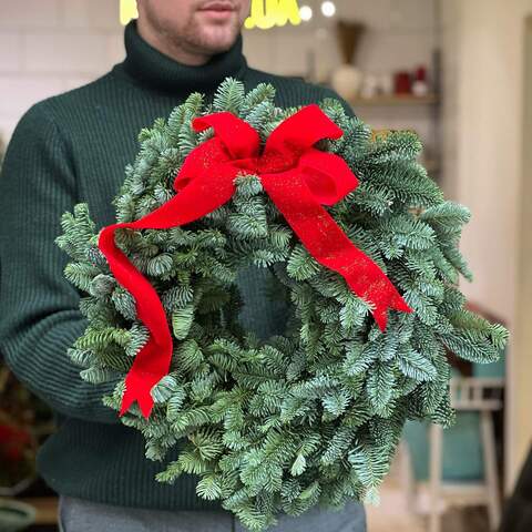 Christmas wreath «Holiday pine needles», Flowers: Nobilis, Ribbon/Bow