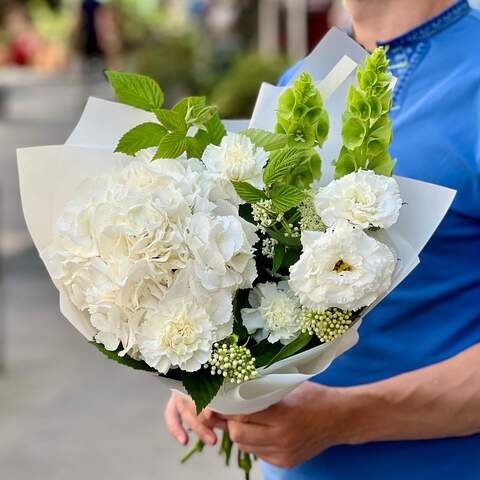 Light bouquet with hydrangea «Summer Snow», Flowers: Anigosanthus, Hydrangea, Eustoma, Molucella, Rubus Idaeus