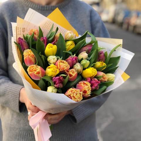 Mix of spring tulips, Bouquet of 31 tulips