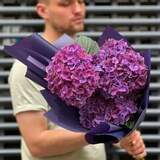 Photo of 3 hydrangeas in a bouquet «Southern night»