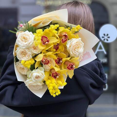 Photo of Fluffy bouquet in golden tones with cymbidiums and spray roses «Shining Orchid»