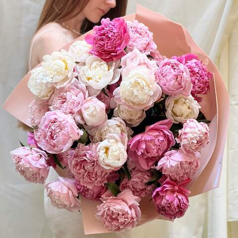 41 peonies in a bouquet «Paradise delight», Flowers: Paeonia