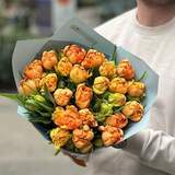 Photo of 25 tulips in a bouquet «Juicy oranges»