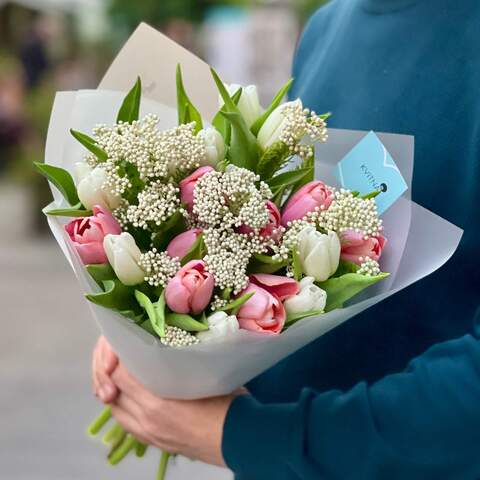 Delicate bouquet of tulips and ozothamnus «Spring Pearls», Flowers: Ozothamnus, Tulipa