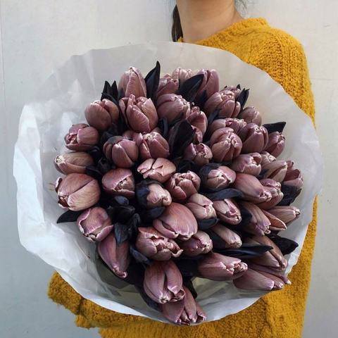 Bouquet of 49 VIP-tulips Brownies, Incredible exclusive chocolate brownie tulips. For connoisseurs of special chic!