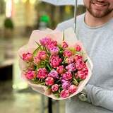 Photo of 25 peony tulips in a bouquet «Sweet barberries»
