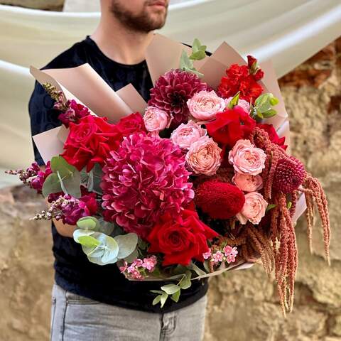 Bouquet «Tropical walk», Flowers: Banksia, Amaranthus, Hydrangea, Rose, Dahlia, Oxypetalum, Gladiolus, Antirinum, Peony Spray Rose