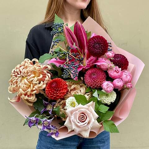Bouquet «Fragrant time», Flowers: Lilium, Chrysanthemum, Dahlia, Rose, Zinnia, Clematis, Bush Rose