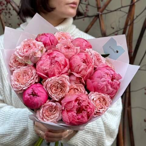 Fantastic bouquet with Coral Charm peonies «Peony Marshmallow», Flowers: Peony Spray Rose of Juliet variety, Paeonia of Coral Charm variety