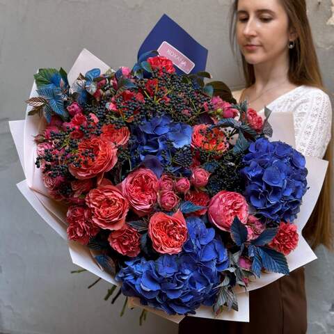 Voluminous contrasting bouquet «Sophistication of Indigo», Flowers: Dianthus, Pion-shaped rose, Hydrangea, Peony Spray Rose, Viburnum (berries), Rubus Idaeus