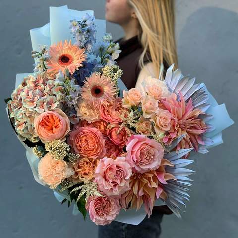 Bouquet «Sunshine», Flowers: Astilbe, Gerbera, Dahlia, Hydrangea, Delphinium, Dianthus, Ozothamnus, Pion-shaped rose