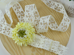 Мереживо Квіточки з хвилястим краєм кремові 28 мм (15)