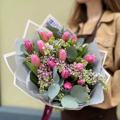 Букет «Весна прекрасная», Цветы: Тюльпан, Сирень, Эвкалипт