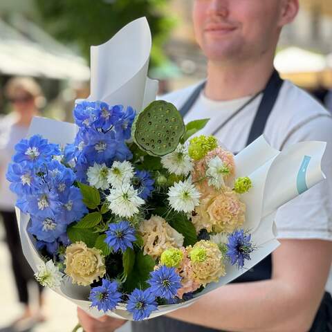 Photo of Contrasting field bouquet «Lotus Star»