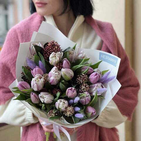Bouquet «Delicate cake», Flowers: Tulipa, Skimmia, Lagurus