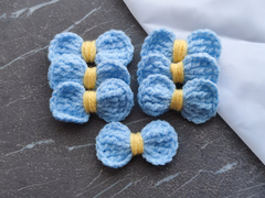 Бантик в'язаний блакитно-жовтий (ручної работи)