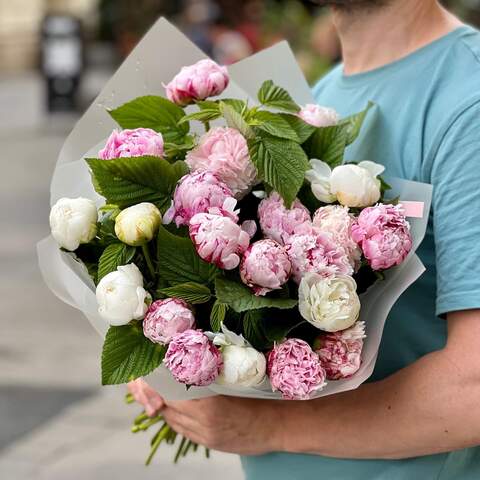 Photo of 25 peonies in a bouquet «Aroma of Happiness»