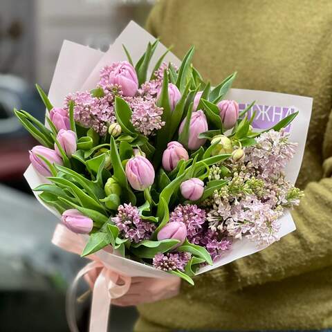 Photo of Delicate bouquet with lilacs and tulips «Spring mood»