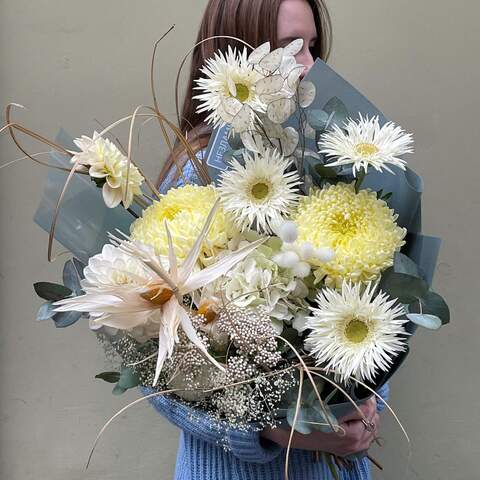 Bouquet «Autumn Love», Flowers: Gerbera, Chrysanthemum, Hydrangea, Dahlia, Ozothamnus, Eucalyptus