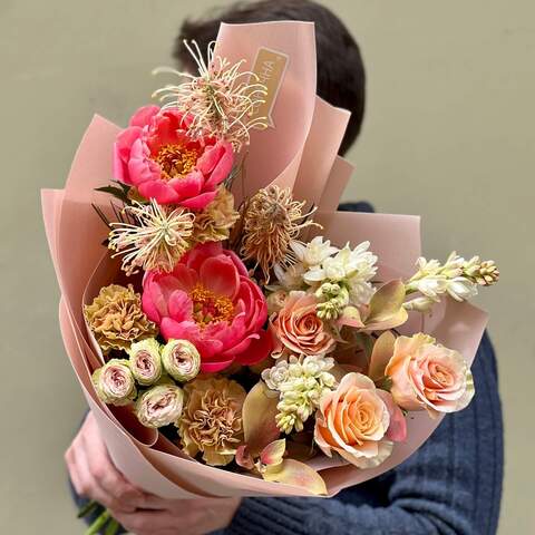 Bouquet «Sunshine», Flowers: Paeonia, Tuberosa, Rose, Grevillea, Dianthus, Ruscus