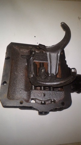 Механизм переключения передач УАЗ 469 крышка Кпп старого образца с рычагом