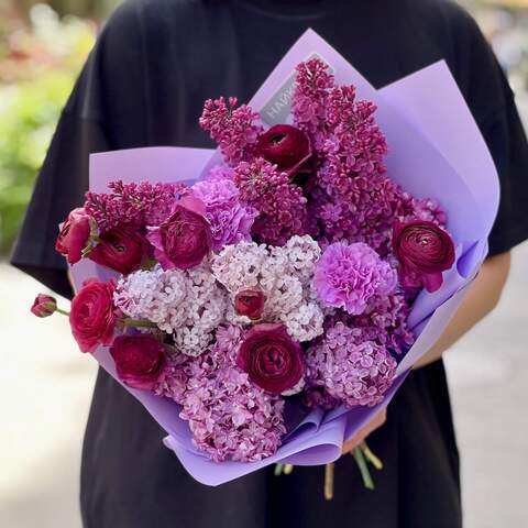 Fragrant bouquet with lilacs and ranunculus «Happy Irynka», Flowers: Syringa, Dianthus, Ranunculus