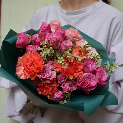 Photo of Pink and orange bouquet