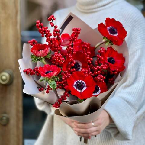 Bright bouquet of red anemones and ilex «Passionate kiss», Flowers: Anemone, Ilex
