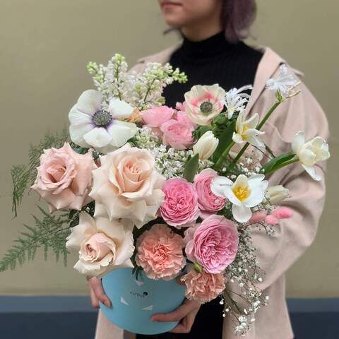 Box with flowers «Moment of Love», Flowers: Anemone, Dianthus, Merine, Rose, Pion-shaped rose, Syringa, Tulipa, Gypsophila