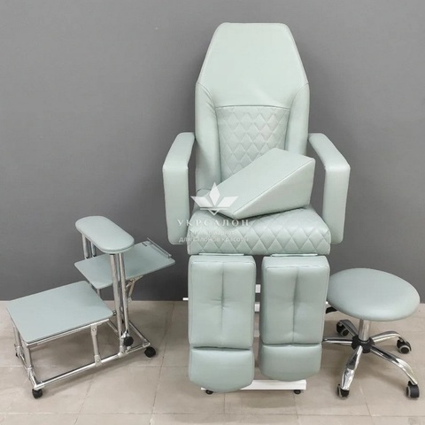 Педикюрное кресло с подставкой Tertio, клином и стульчиком
