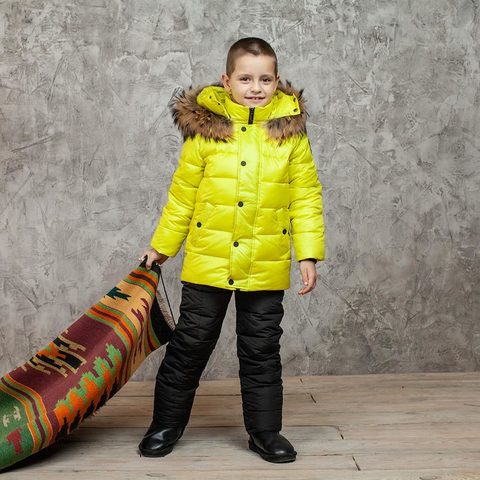 Дитячий зимовий костюм з натуральної опушенням в жовтому кольорі для хлопчика