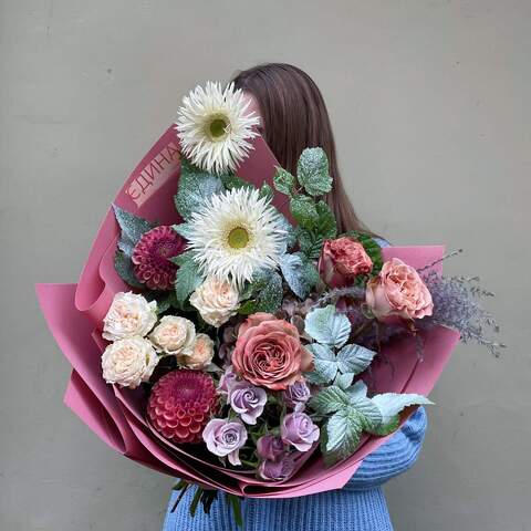 Bouquet «Caramel velor», Flowers: Pion-shaped rose, Gerbera, Bush Rose, Dahlia, Hydrangea