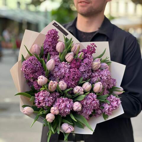 Fragrant bouquet of lilacs and tulips «Amethyst pearls», Flowers: Syringa, Tulipa