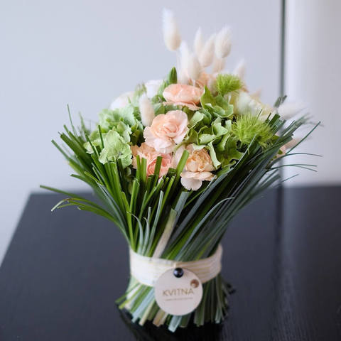 Mini sheaf «Kvitna», A gentle pink bouquet will be an excellent gift for a girl.