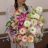 Photo of Basket with flowers «Delicate Cream»