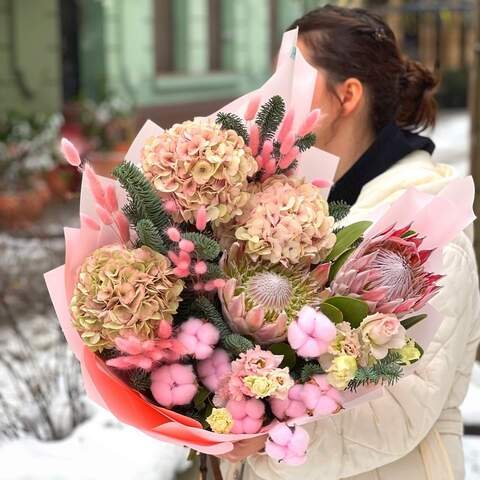 Photo of Soft pink bouquet with hydrangea and king protea «Her rosy cheeks»