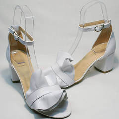 Женские кожаные босоножки на широком каблуке Ari Andano K-0100 White.