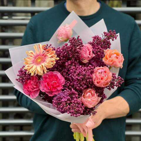 Bouquet «Colorful compliment», Flowers: Syringa, Gerbera, Tulipa, Dianthus