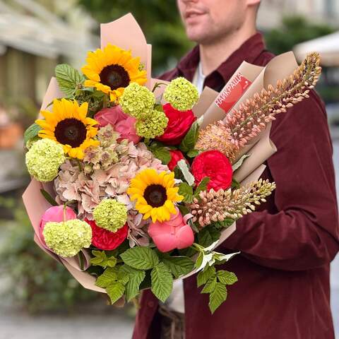 Bright bouquet with sunflowers and hydrangea «Colorful Summer», Flowers: Hydrangea, Eremurus, Peony Spray Rose, Paeonia, Rubus Idaeus, Viburnum, Helianthus