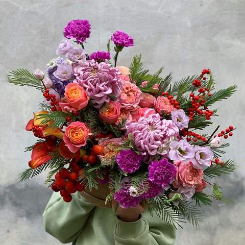 Flower arrangement in a box «Fruit delight», Flowers: Malus, Chrysanthemum, Rose, Pion-shaped rose, Dianthus, Ilex, Mimosa, Eustoma, Zantedeschia