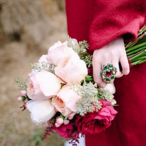 Bridal bouquet «Elegance», Flowers: Rose, David Oustin Rose, Eucalyptus, Hypericum