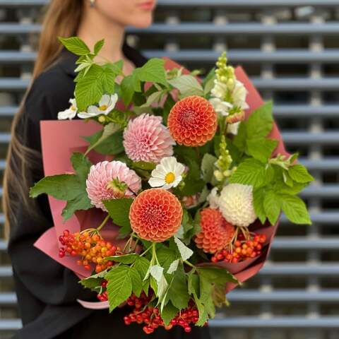 Bouquet «Gifts of August», Flowers: Dahlia, Cosmos, Rubus Idaeus, Antirinum