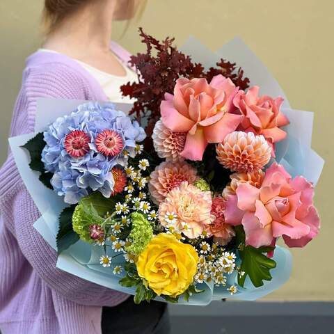 Bouquet «Mila», Flowers: Hydrangea, Pion-shaped rose, Dahlia, Dianthus, Tanacetum