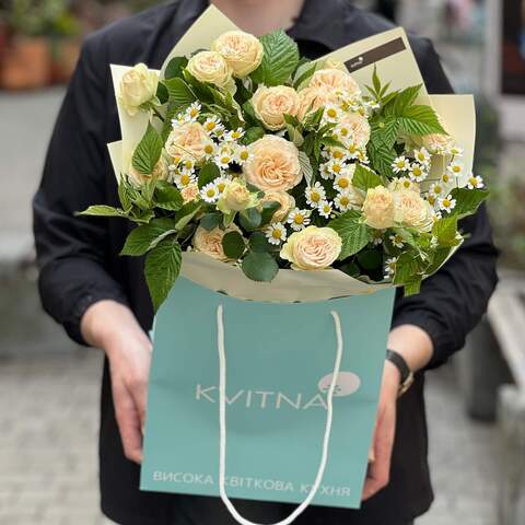 Photo of Light bouquet with spray peony roses «Sunny lollipops»