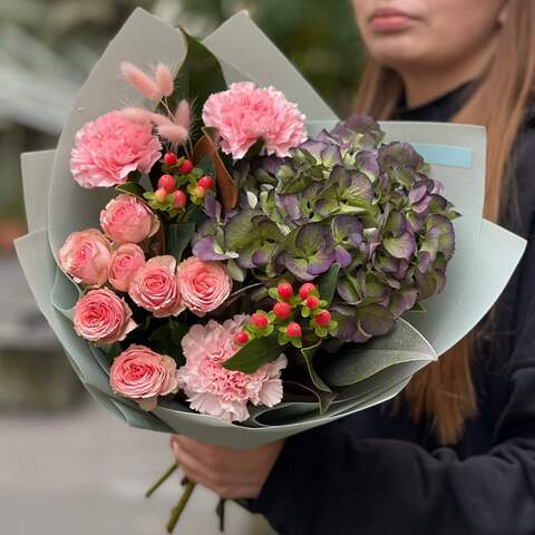 Interesting bouquet with hydrangea and hypericum «Holiday Compliment», Flowers: Dianthus, Hypericum, Hydrangea, Peony Spray Rose, Lagurus