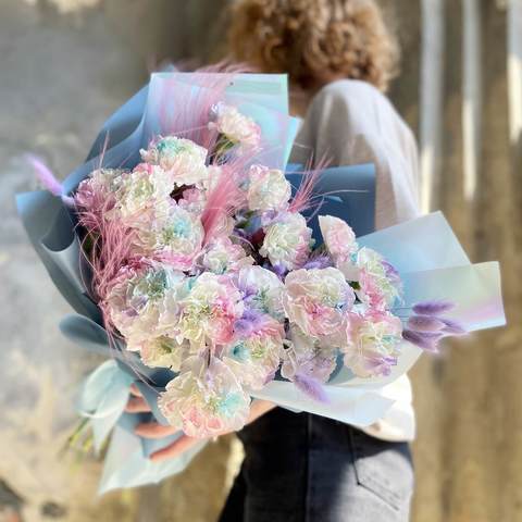 Bouquet «Fabulous mother of pearl», A miracle is near us, the main thing is to be able to see it and then even ordinary Dianthuses can turn into a work of art