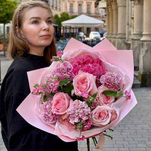 Photo of Рожевий букет з гортензією «Мамина радість»